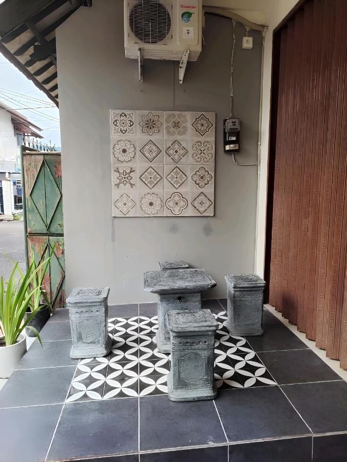 De Patuk Homestay Yogyakarta Bagian luar foto